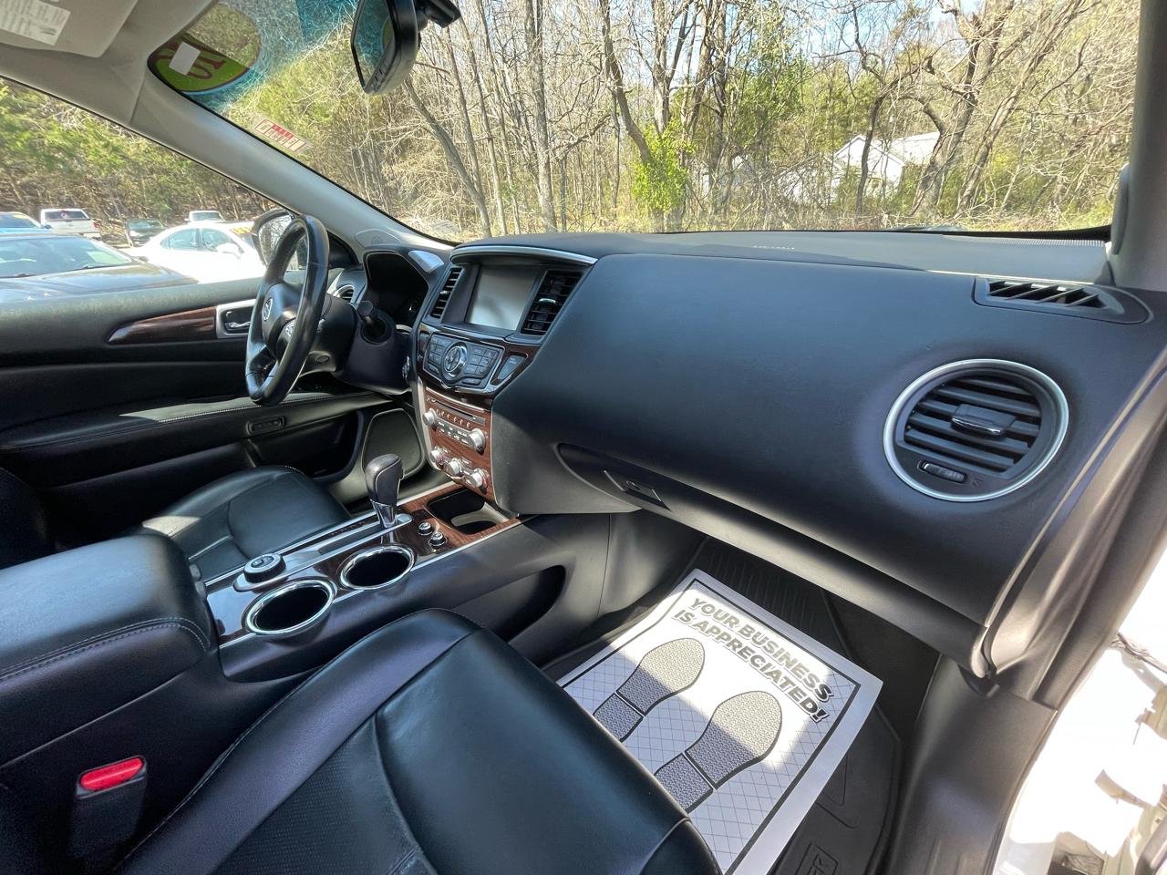 Nissan Pathfinder Platinum 4WD 2016