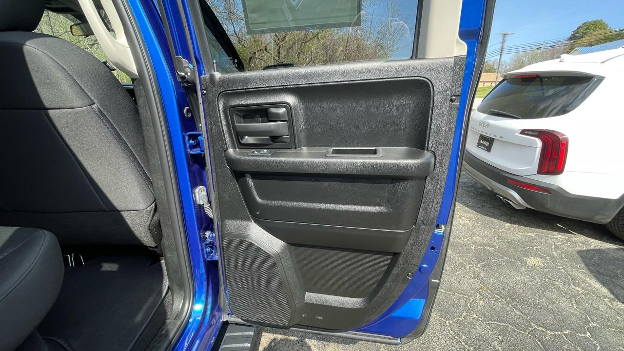 RAM 1500 Classic Tradesman Quad Cab 4WD 2019