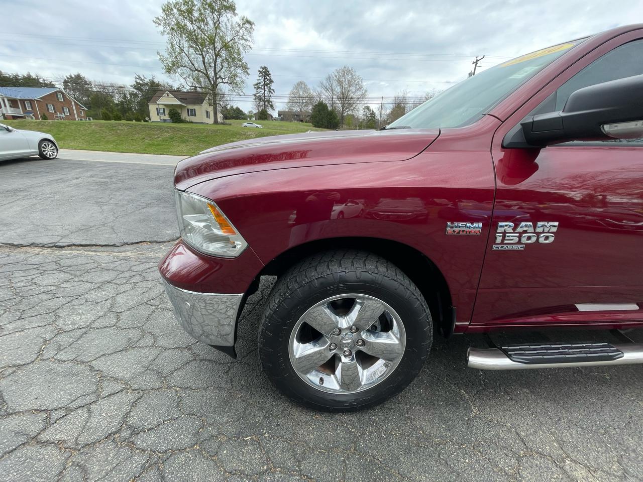 RAM 1500 Classic Big Horn 4x4 Crew Cab 5'7" Box 2019