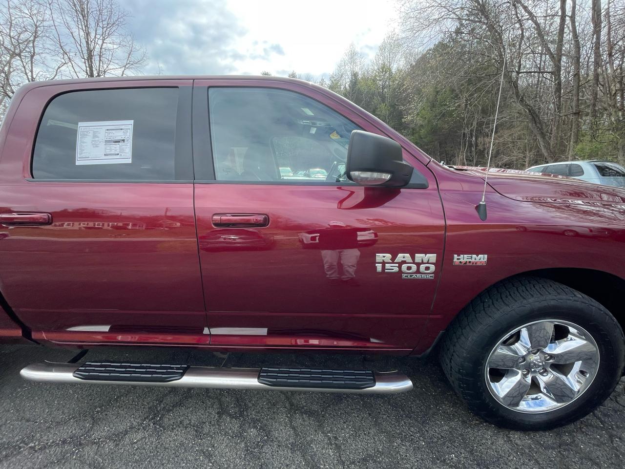 RAM 1500 Classic Big Horn 4x4 Crew Cab 5'7" Box 2019