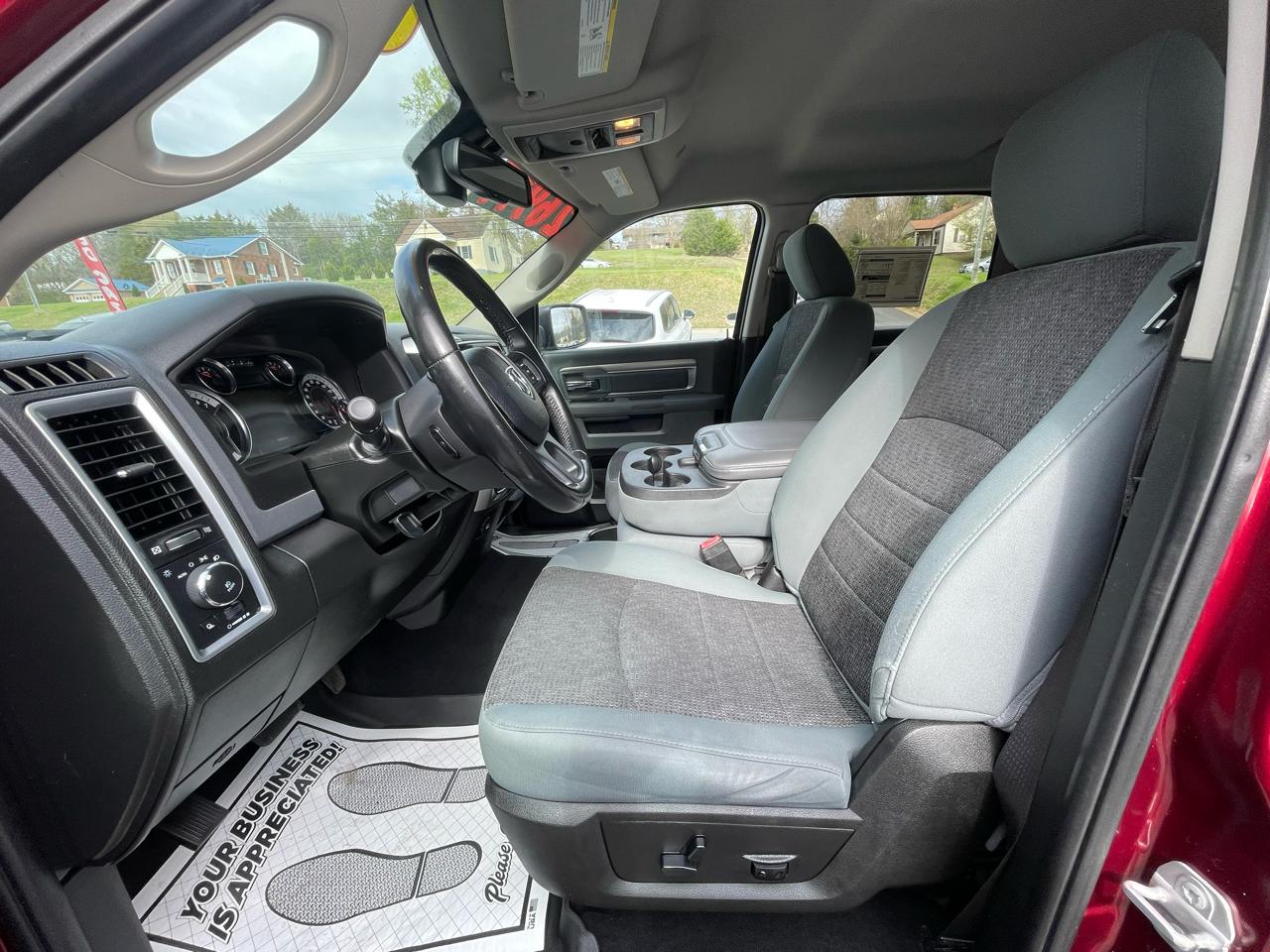 RAM 1500 Classic Big Horn 4x4 Crew Cab 5'7" Box 2019