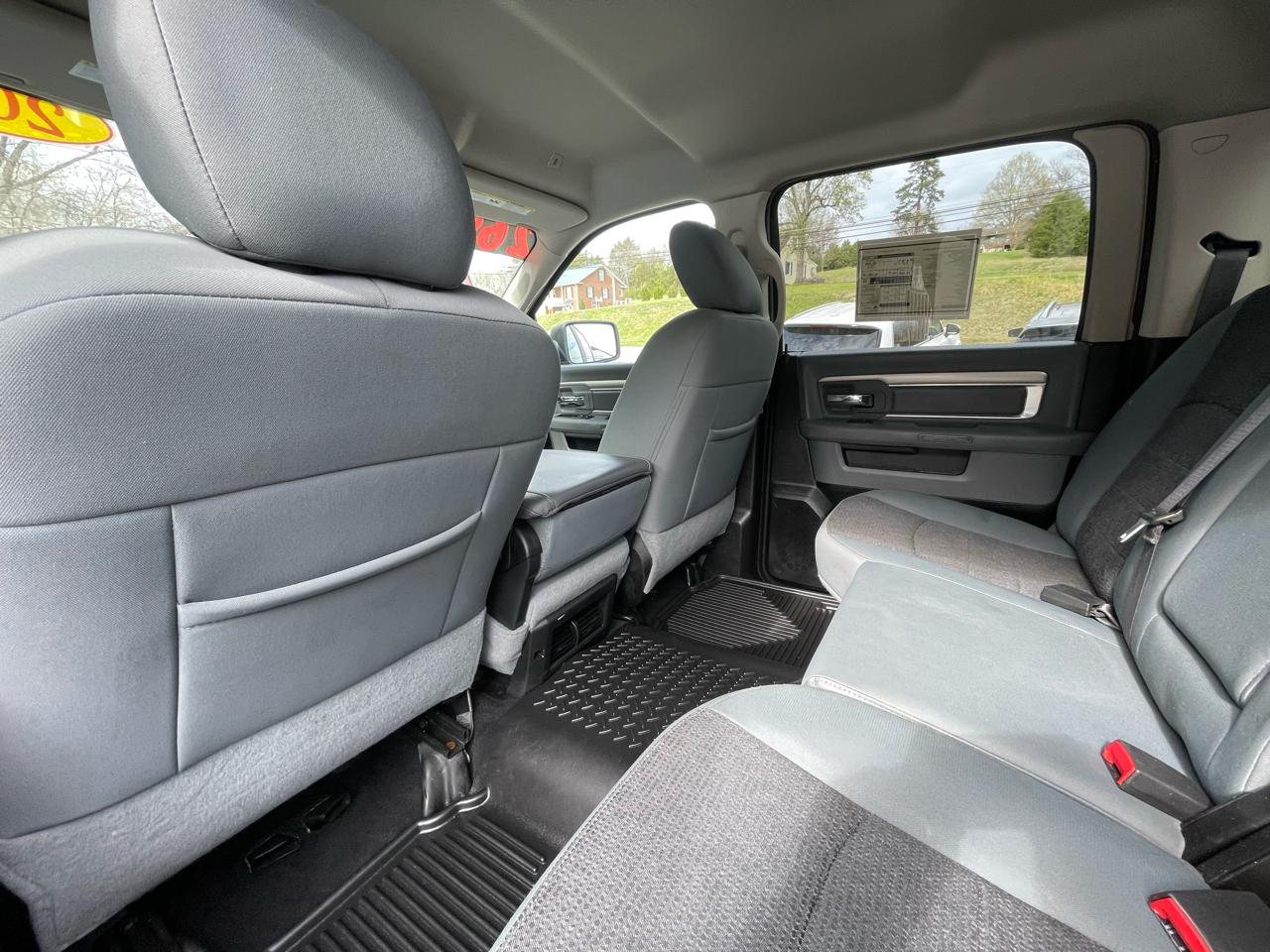 RAM 1500 Classic Big Horn 4x4 Crew Cab 5'7" Box 2019