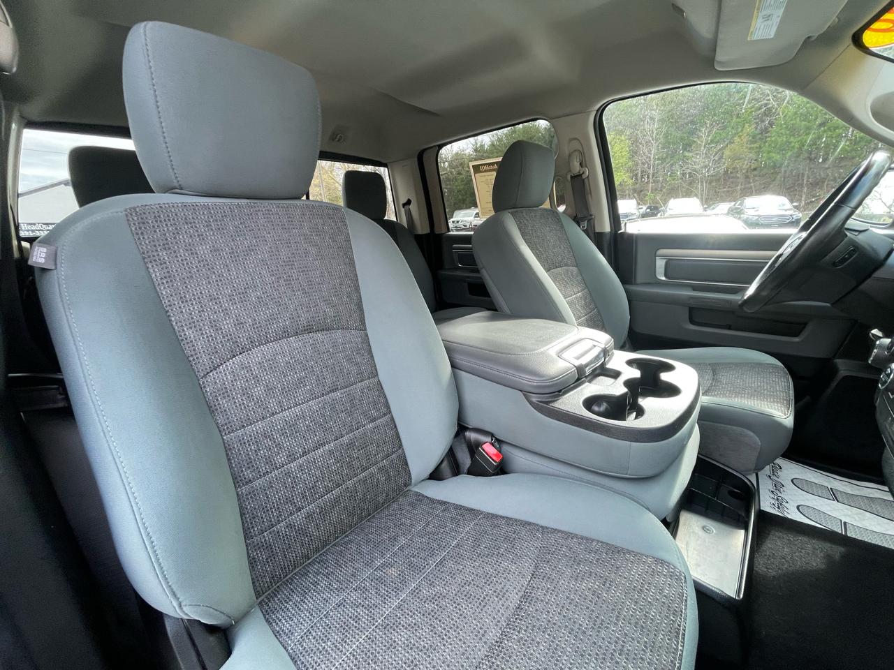 RAM 1500 Classic Big Horn 4x4 Crew Cab 5'7" Box 2019