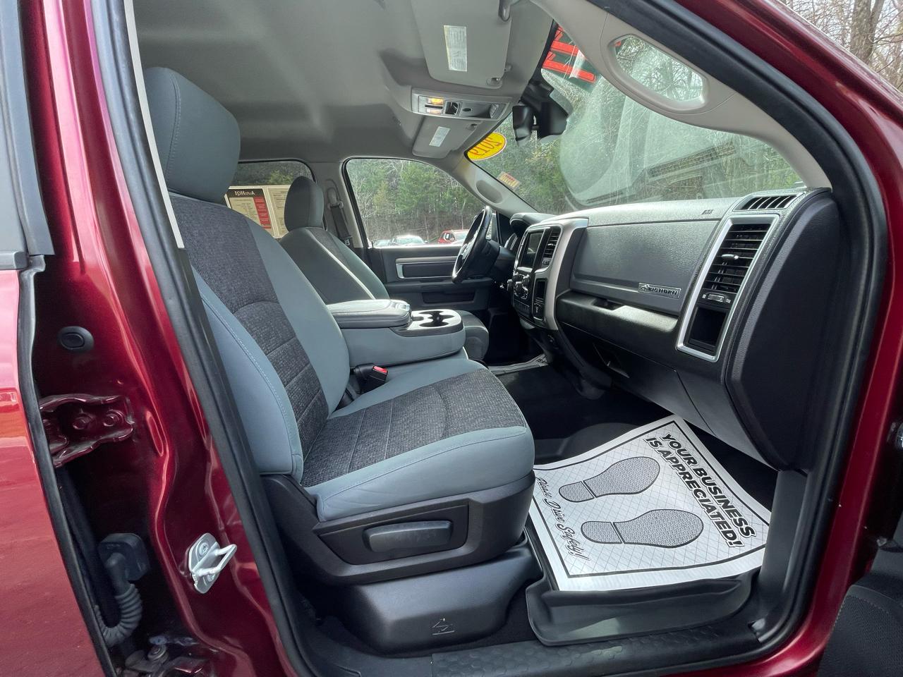 RAM 1500 Classic Big Horn 4x4 Crew Cab 5'7" Box 2019