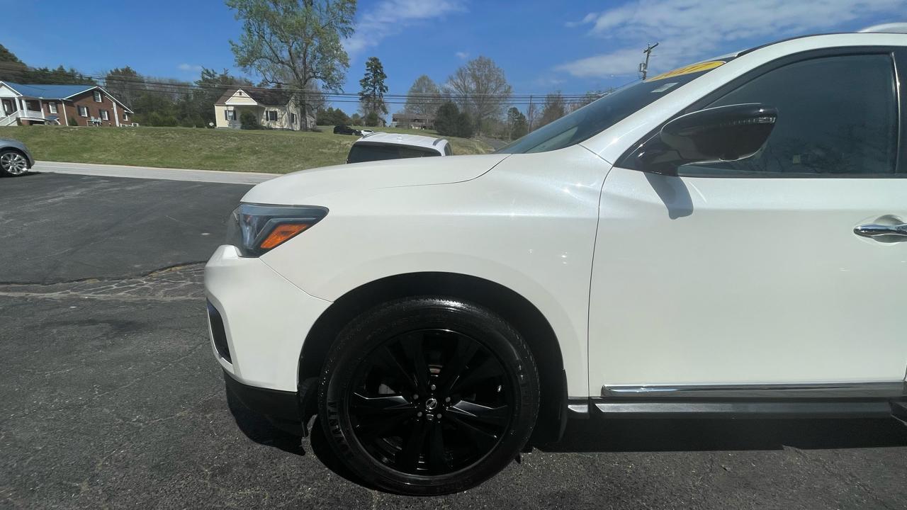 Nissan Pathfinder Platinum 4WD 2017