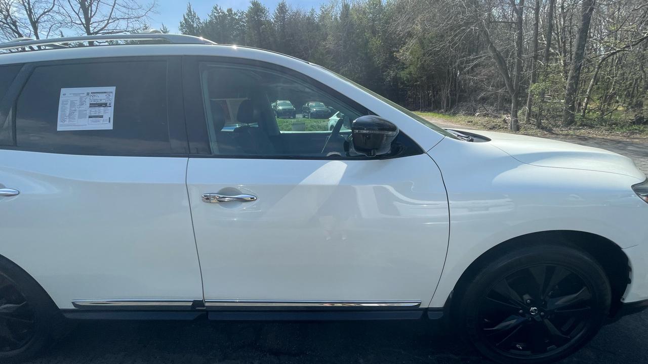 Nissan Pathfinder Platinum 4WD 2017