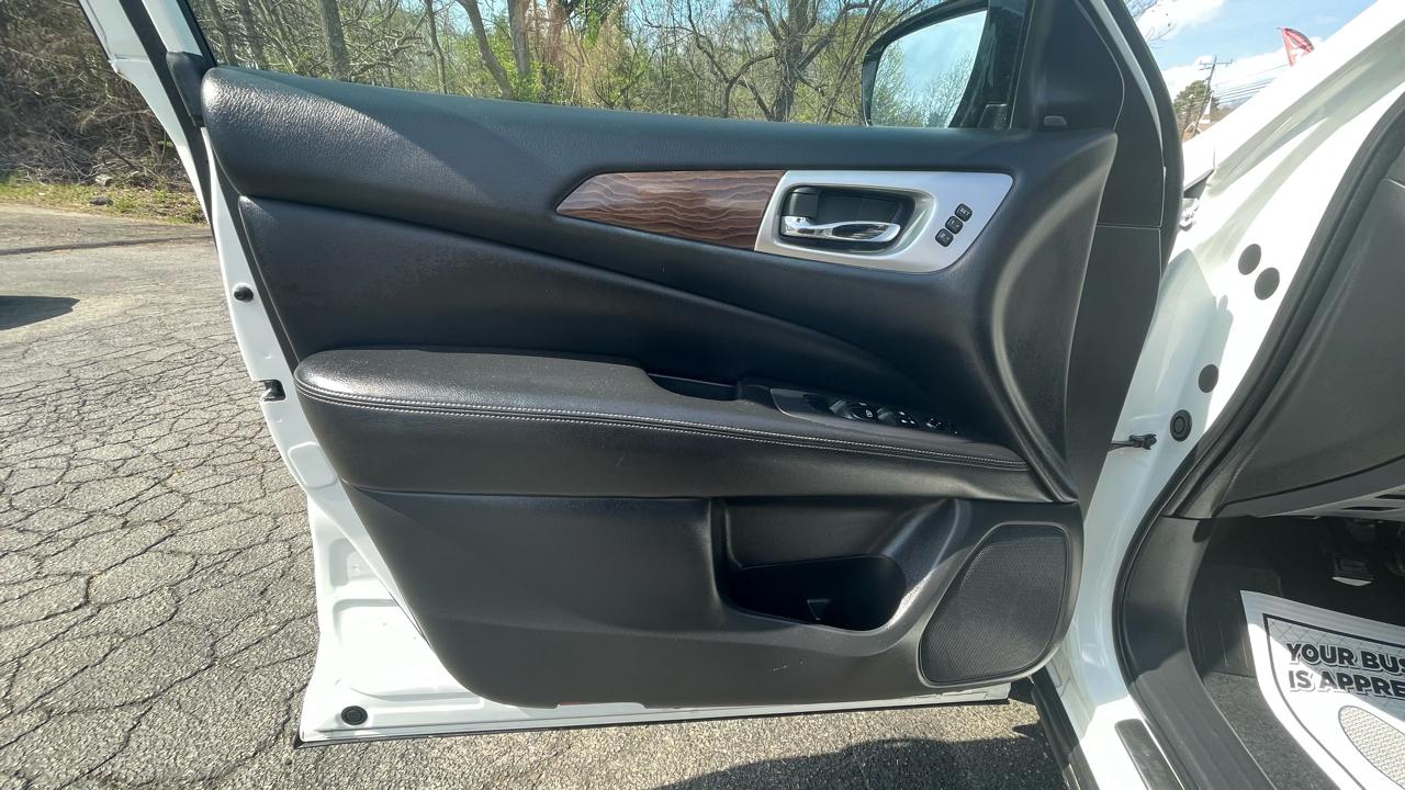 Nissan Pathfinder Platinum 4WD 2017