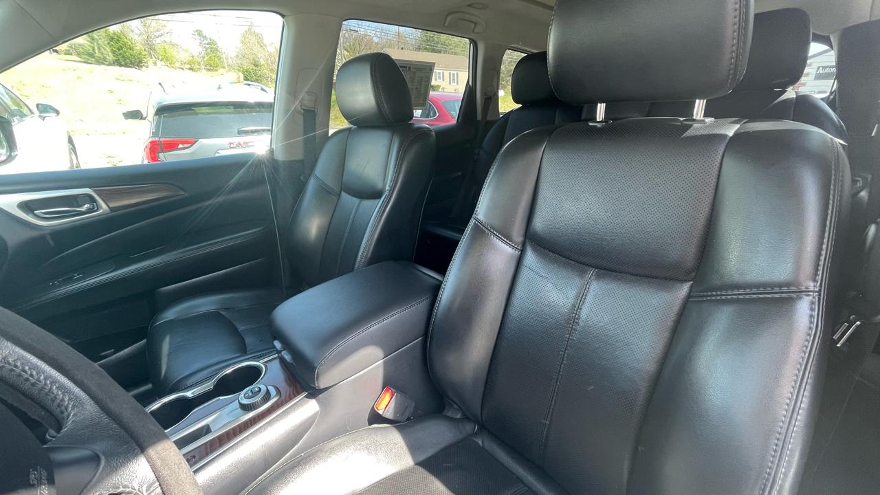 Nissan Pathfinder Platinum 4WD 2017