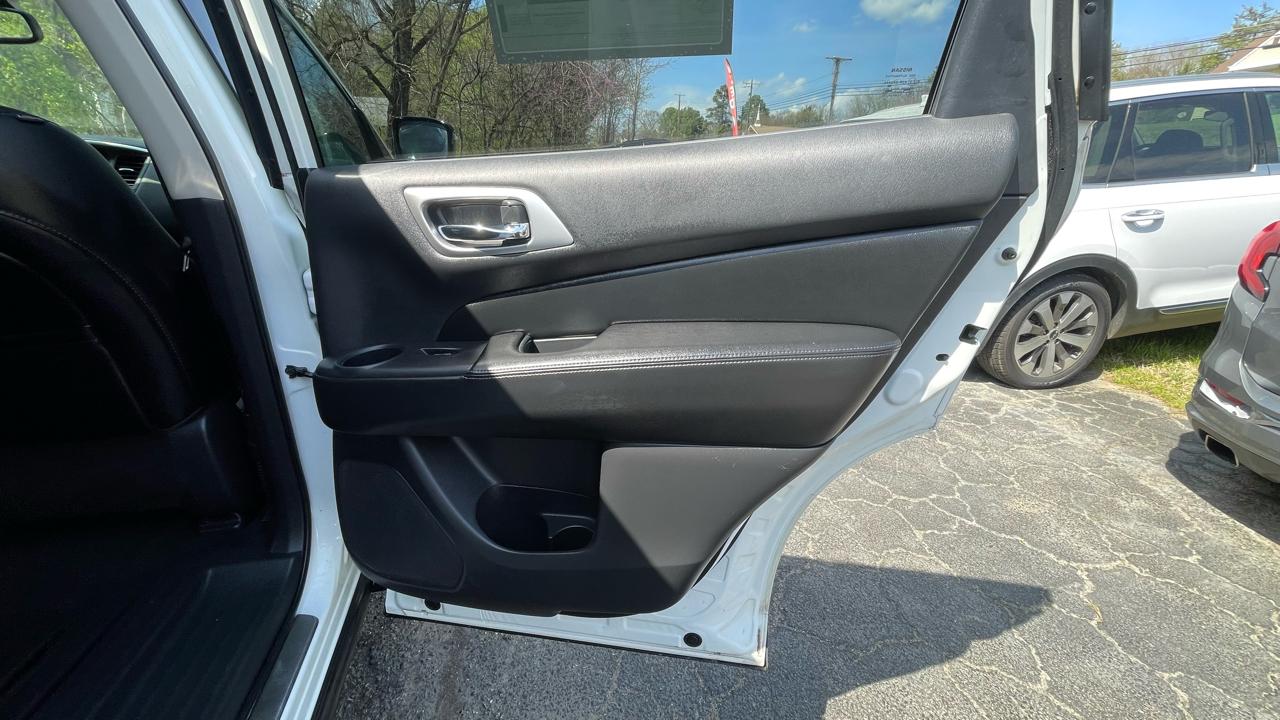 Nissan Pathfinder Platinum 4WD 2017