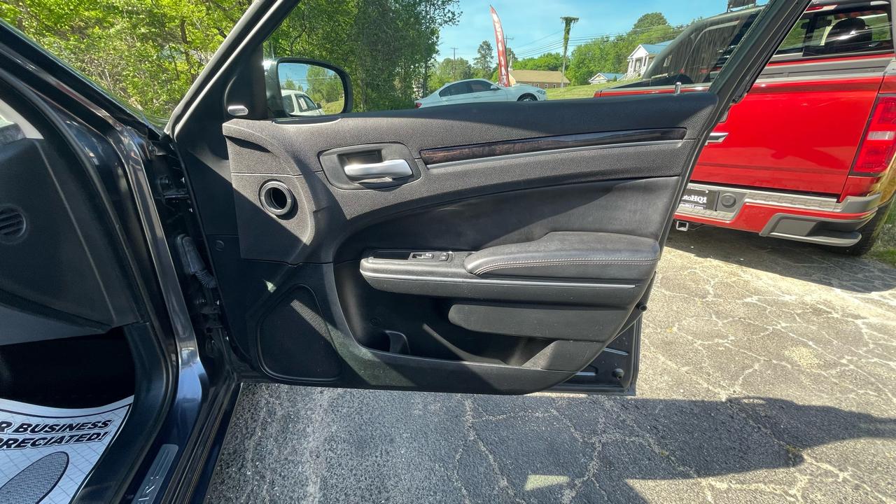 Chrysler 300 Limited AWD 2018