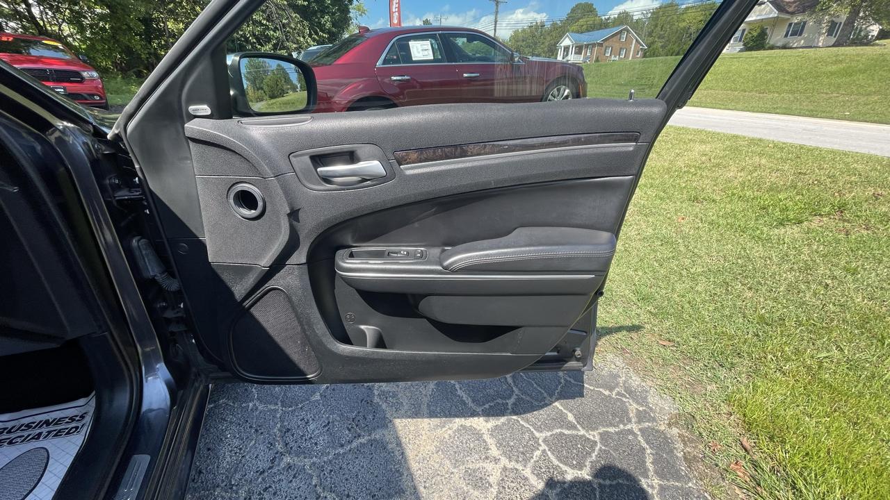Chrysler 300 Limited AWD 2018