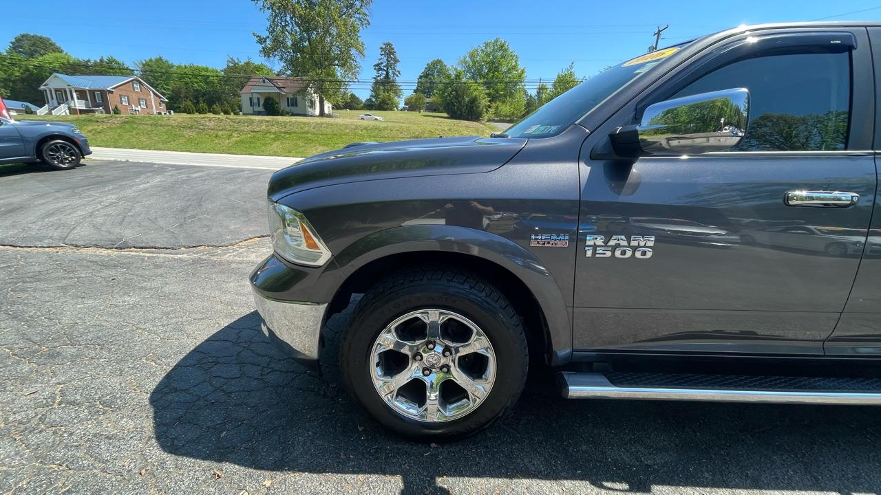 RAM 1500 Laramie Crew Cab SWB 4WD 2016