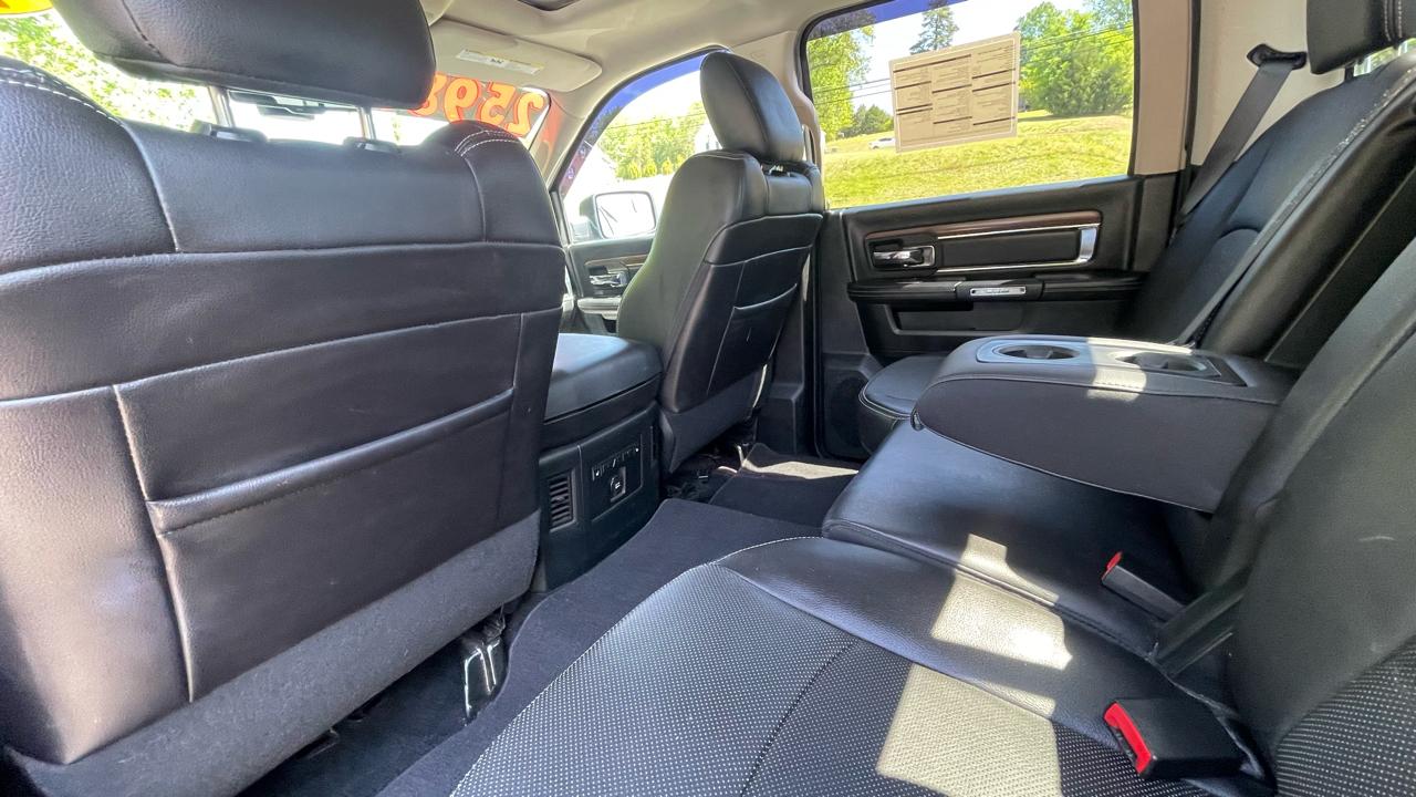 RAM 1500 Laramie Crew Cab SWB 4WD 2016