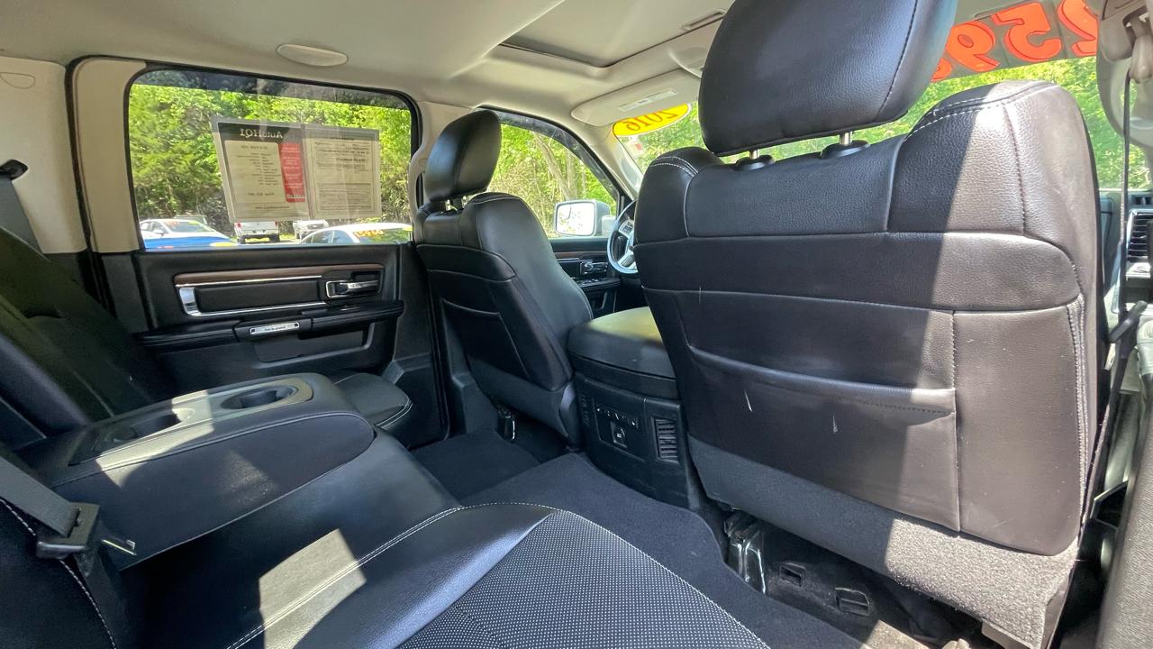 RAM 1500 Laramie Crew Cab SWB 4WD 2016