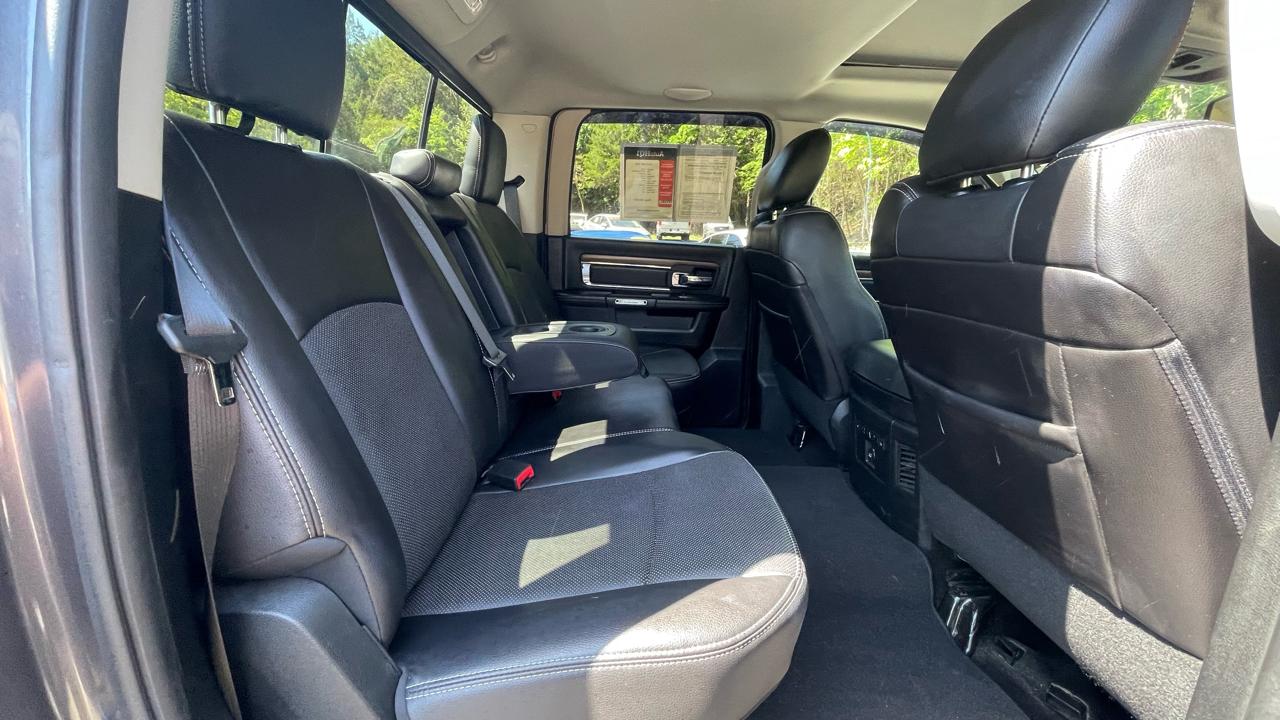 RAM 1500 Laramie Crew Cab SWB 4WD 2016