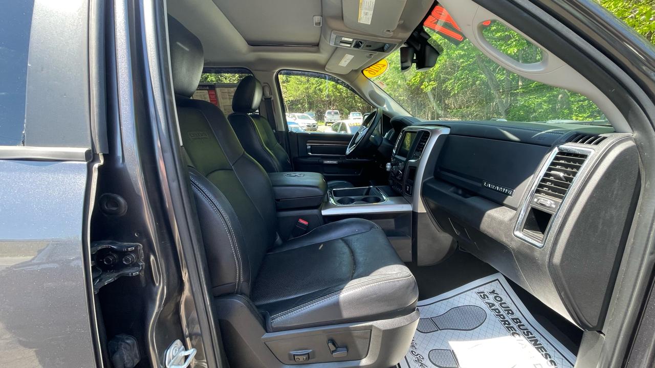 RAM 1500 Laramie Crew Cab SWB 4WD 2016