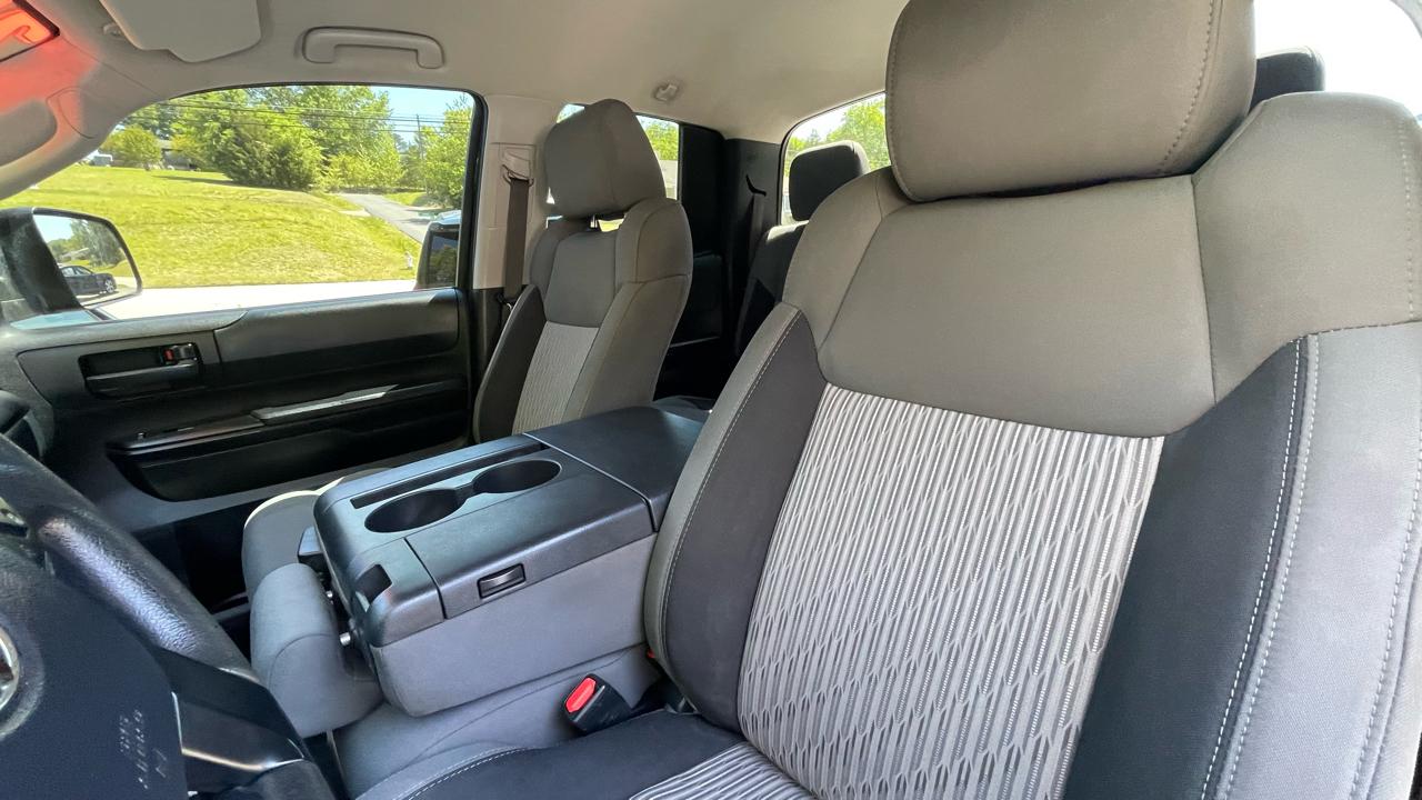 Toyota Tundra SR5 4.6L V8 Double Cab 4WD 2017