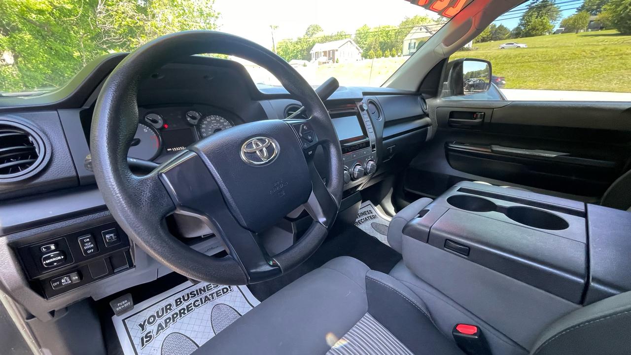 Toyota Tundra SR5 4.6L V8 Double Cab 4WD 2017