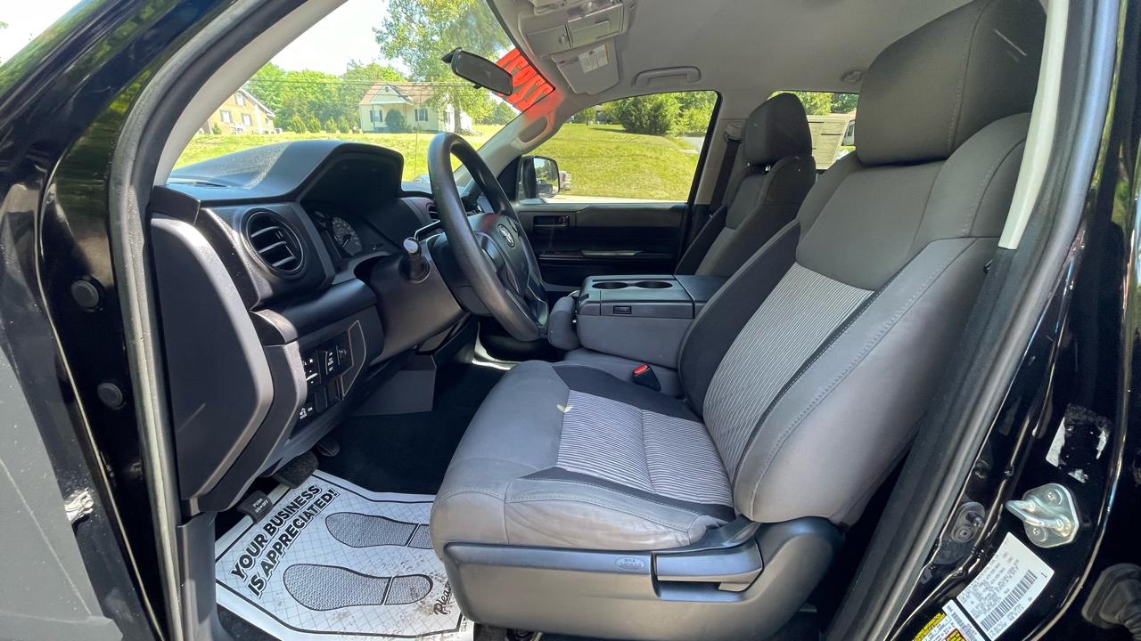 Toyota Tundra SR5 4.6L V8 Double Cab 4WD 2017