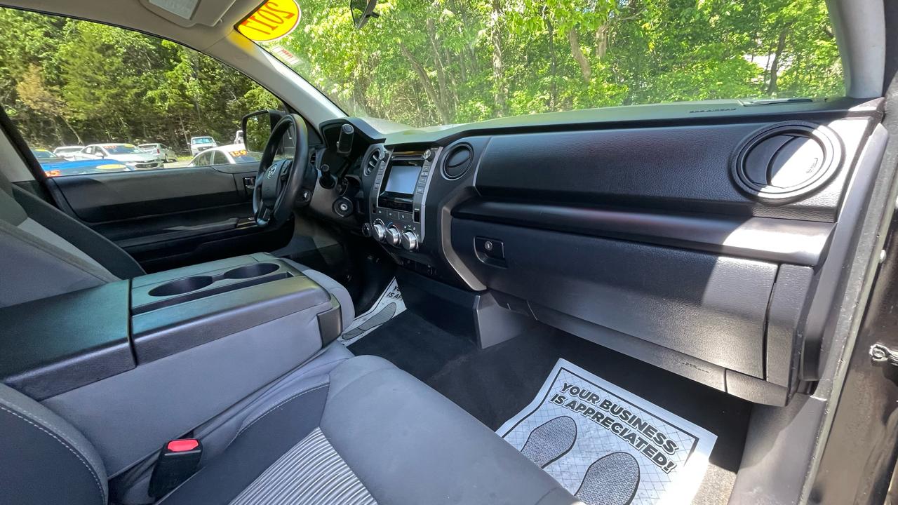 Toyota Tundra SR5 4.6L V8 Double Cab 4WD 2017
