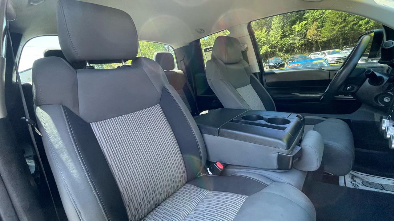 Toyota Tundra SR5 4.6L V8 Double Cab 4WD 2017