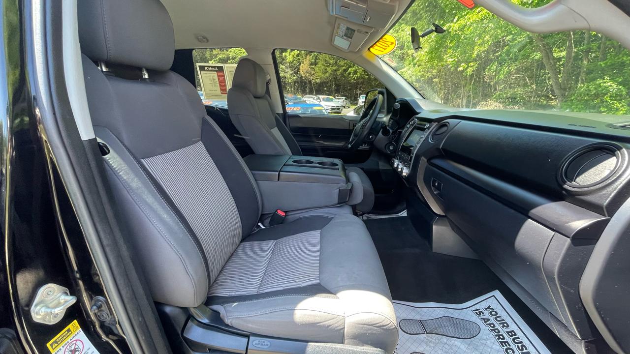 Toyota Tundra SR5 4.6L V8 Double Cab 4WD 2017