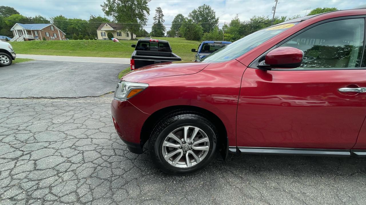 Nissan Pathfinder SV 4WD 2014