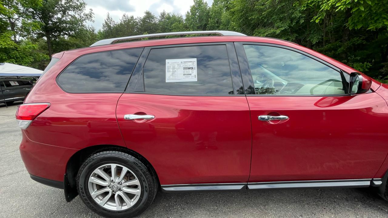 Nissan Pathfinder SV 4WD 2014