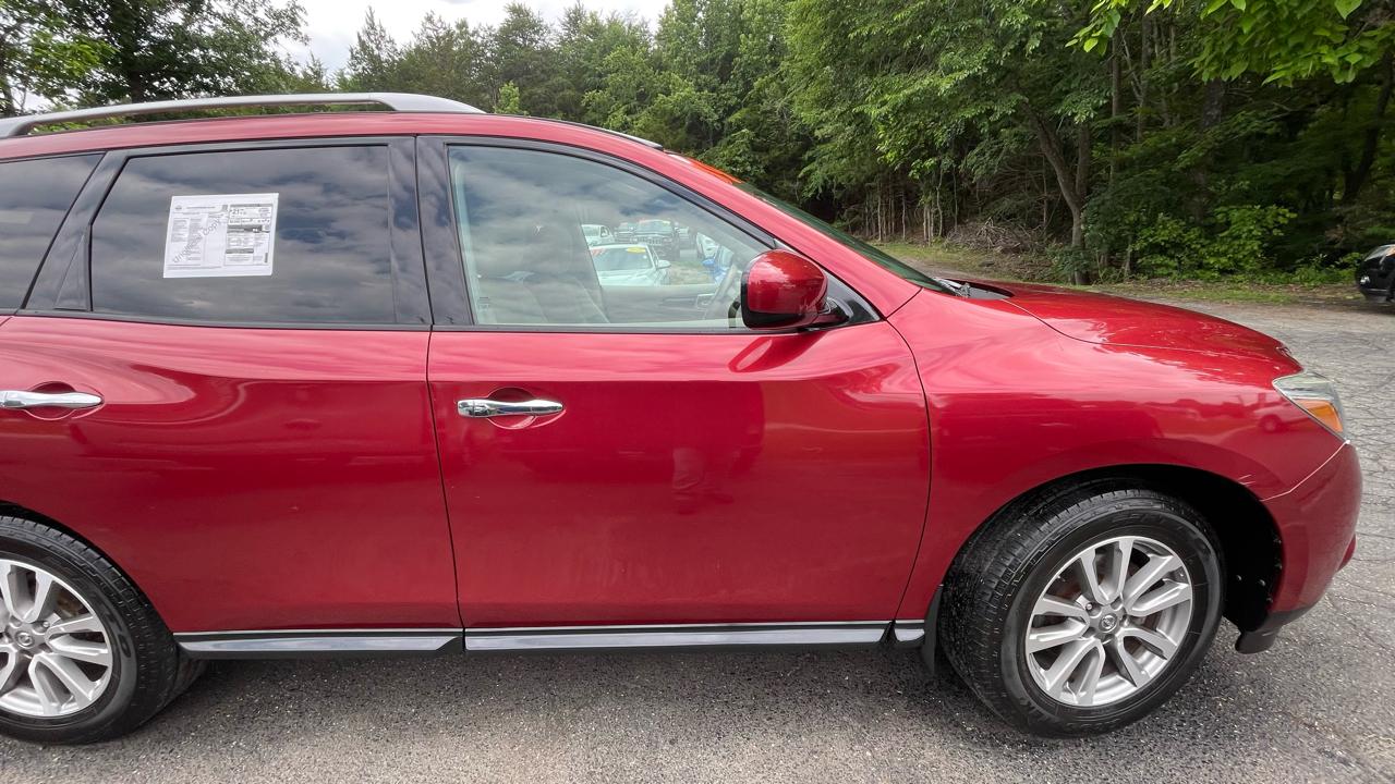 Nissan Pathfinder SV 4WD 2014