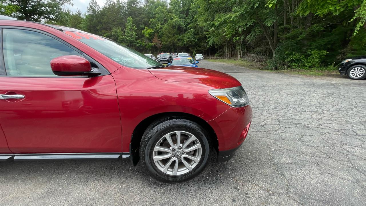 Nissan Pathfinder SV 4WD 2014