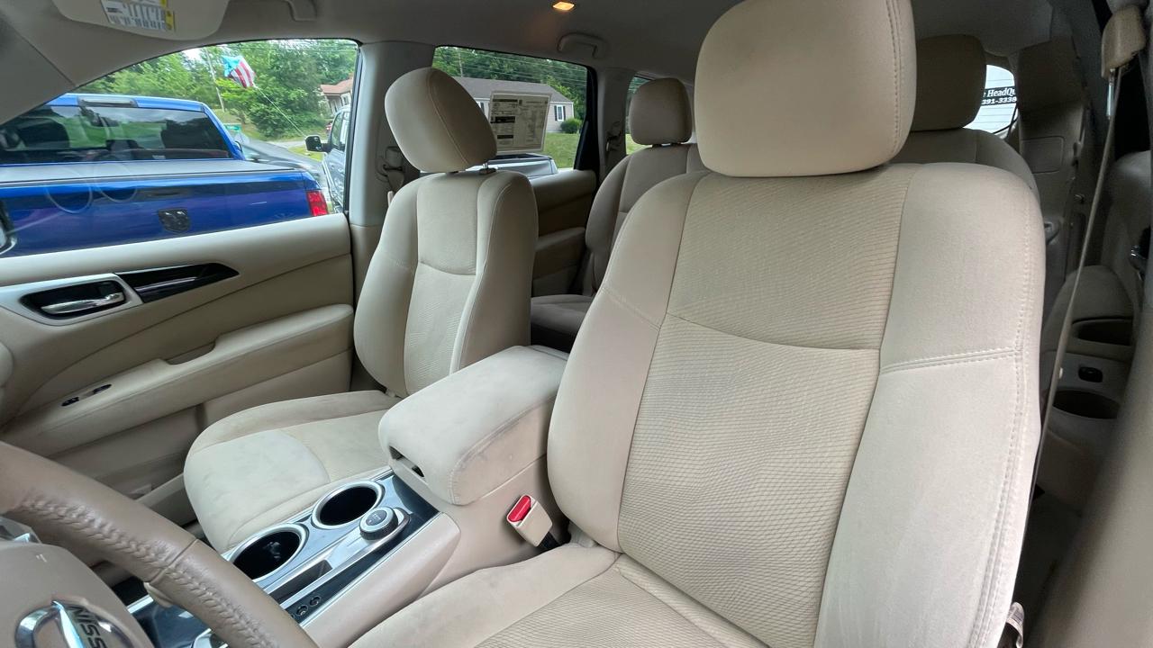 Nissan Pathfinder SV 4WD 2014