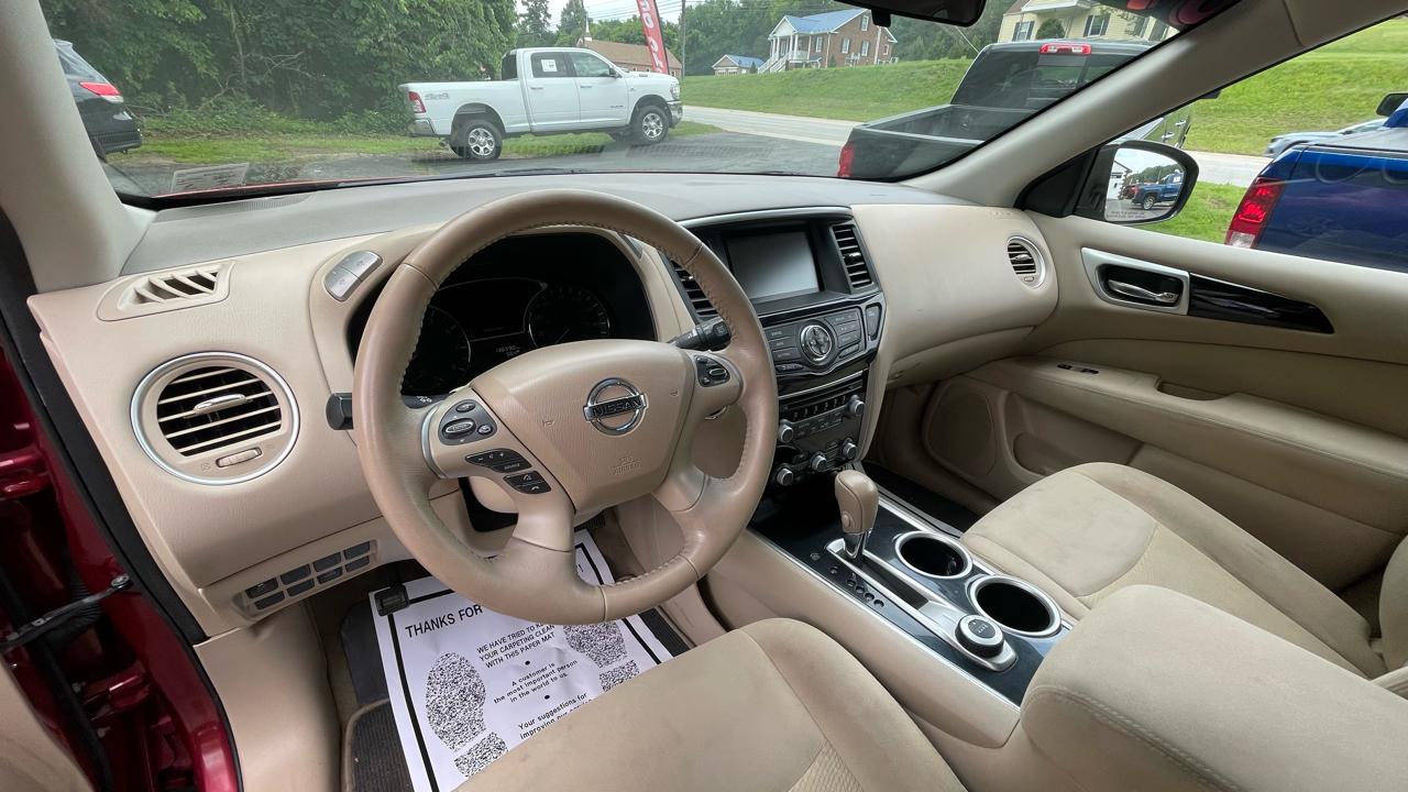 Nissan Pathfinder SV 4WD 2014