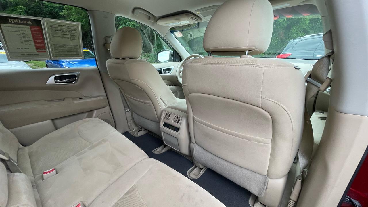 Nissan Pathfinder SV 4WD 2014