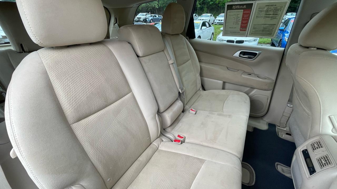 Nissan Pathfinder SV 4WD 2014