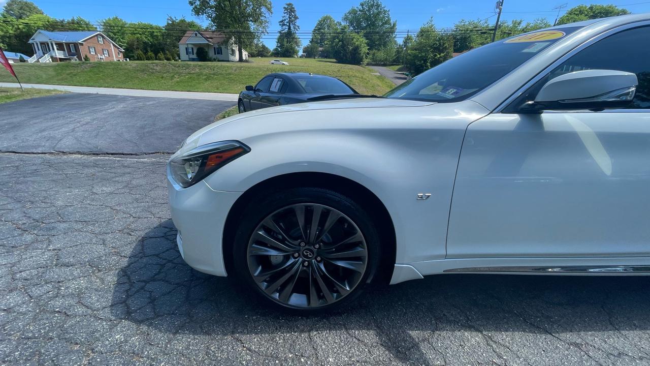 Infiniti Q70L  2017