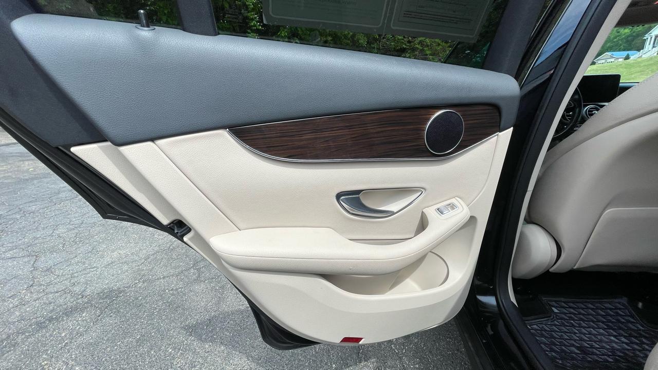 Mercedes-Benz GLC-Class GLC300 4MATIC 2016