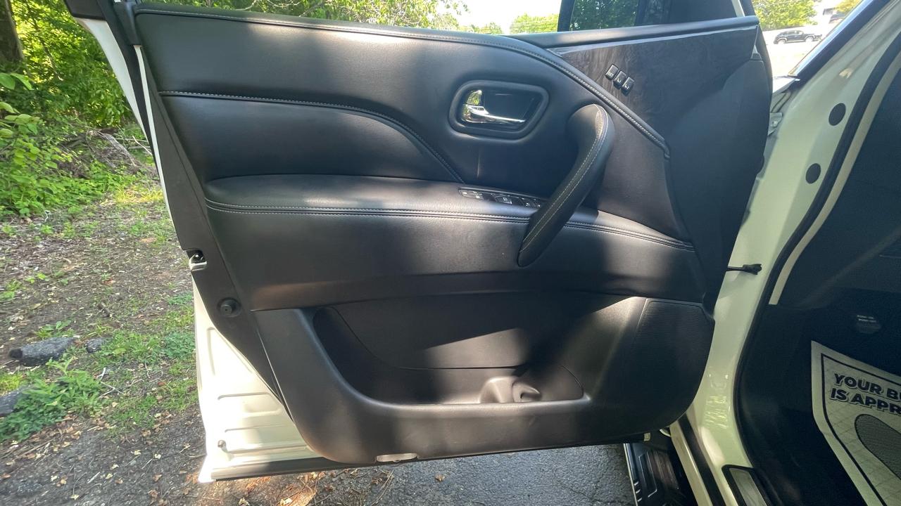 Infiniti QX80 LUXE 4WD 2021