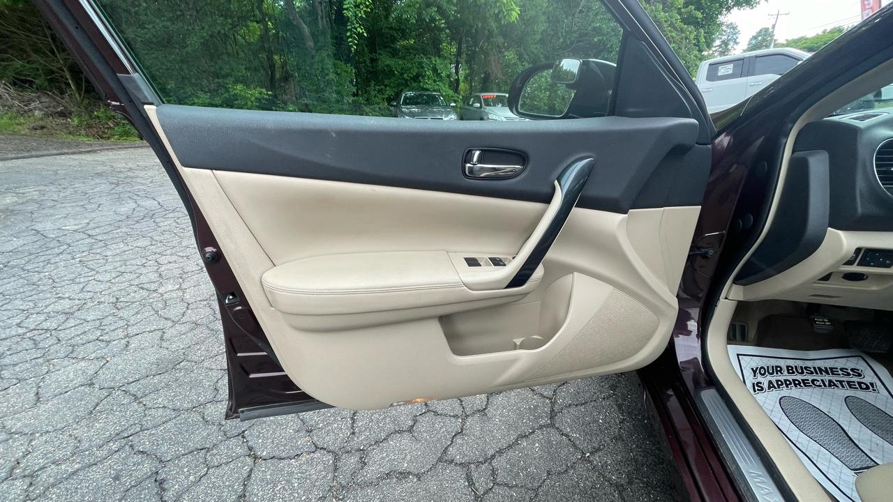 Nissan Maxima SV 2014