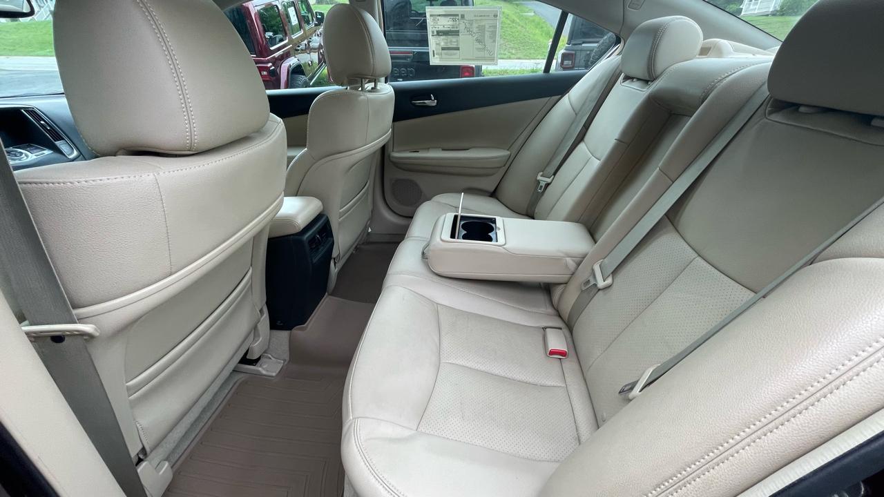 Nissan Maxima SV 2014