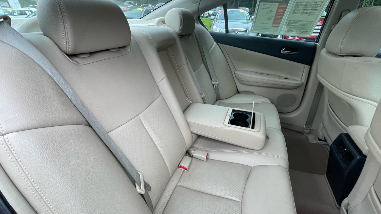 Nissan Maxima SV 2014