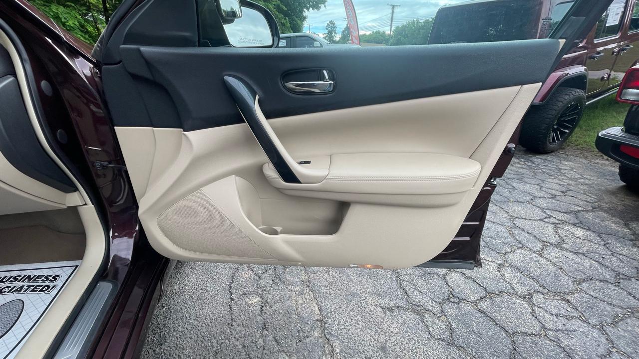Nissan Maxima SV 2014