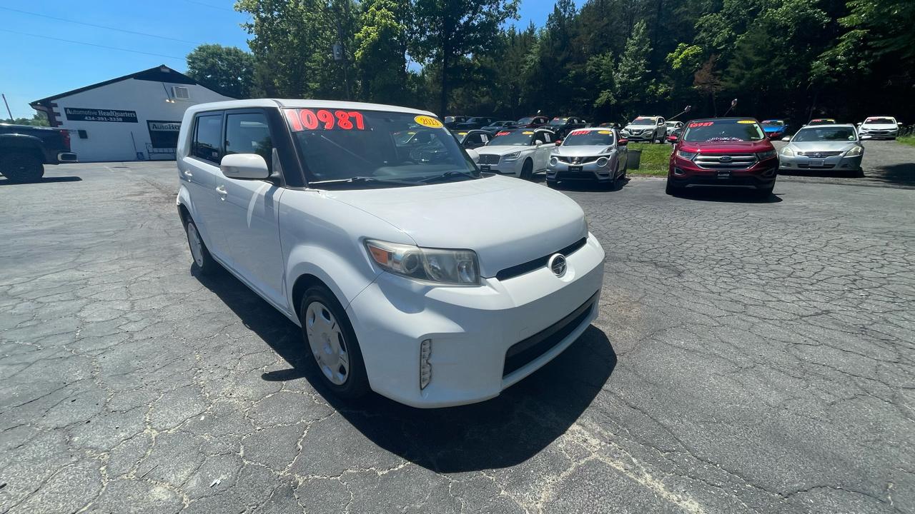 Scion xB 5-Door Wagon 5-Spd MT 2013