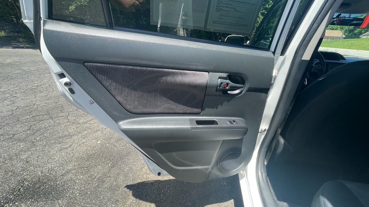 Scion xB 5-Door Wagon 5-Spd MT 2013