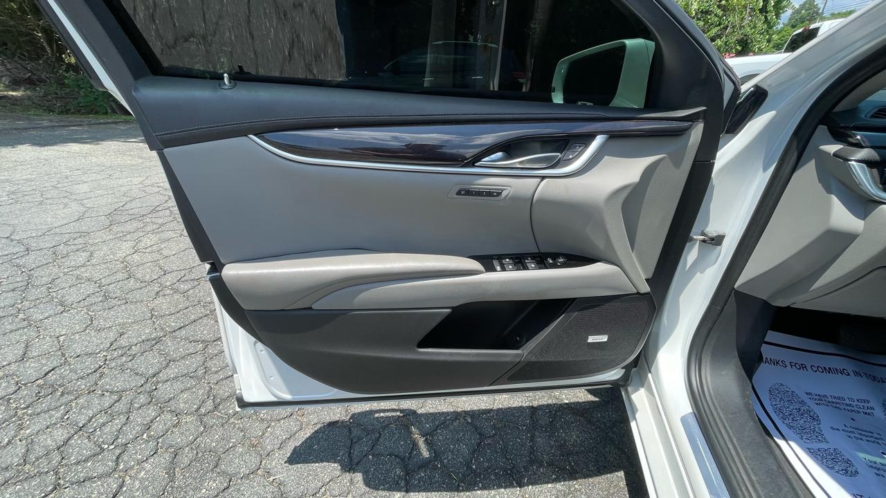 Cadillac XTS  2017