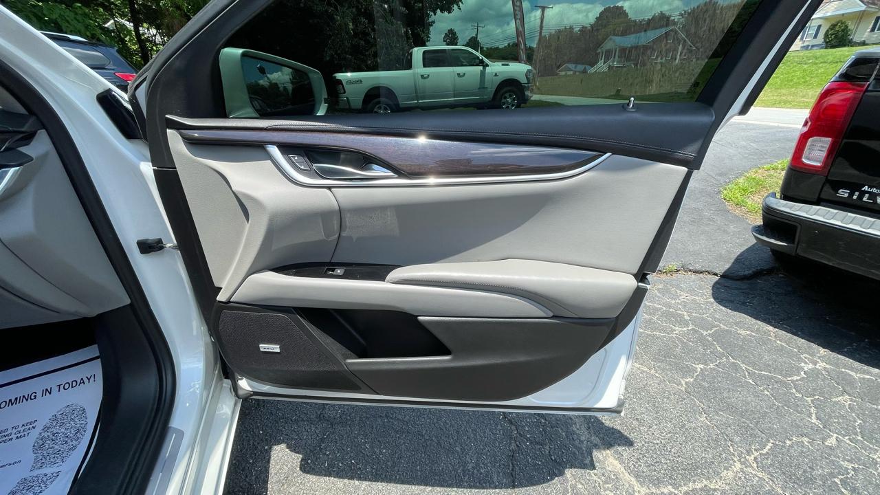 Cadillac XTS  2017