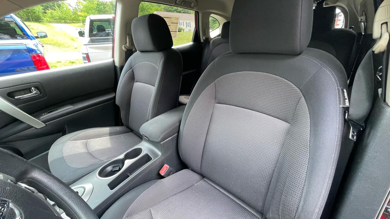 Nissan Rogue SV AWD 2011