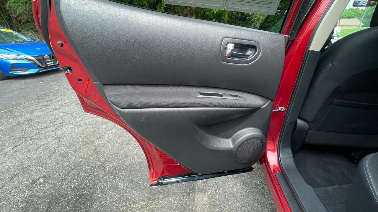 Nissan Rogue SV AWD 2011