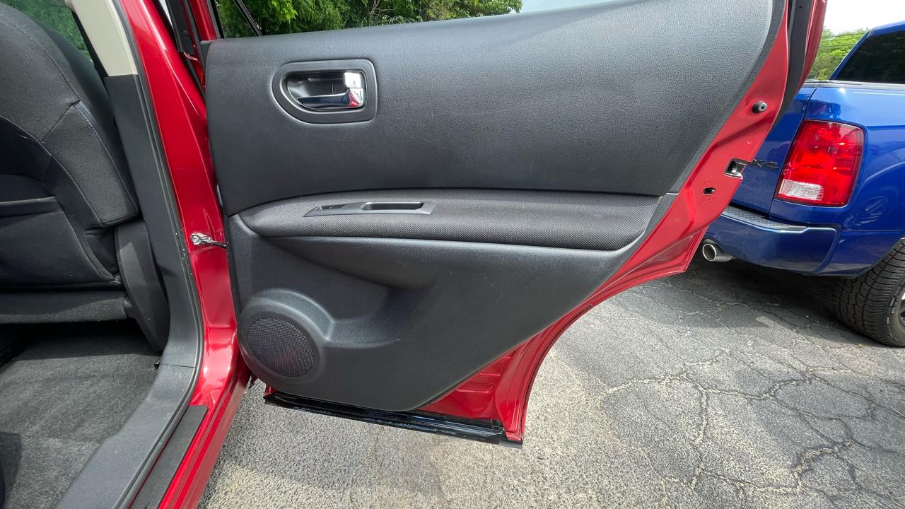 Nissan Rogue SV AWD 2011