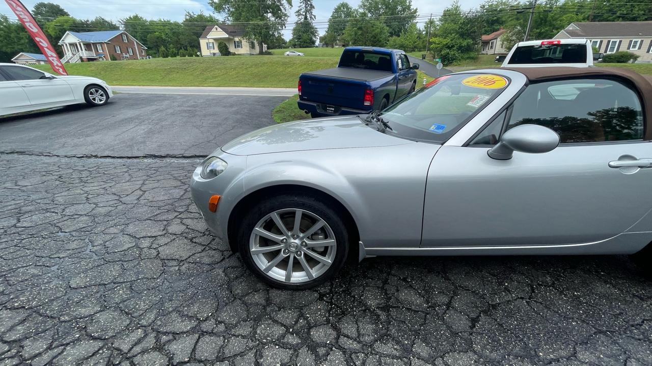 Mazda MX-5 Miata Grand Touring 2006