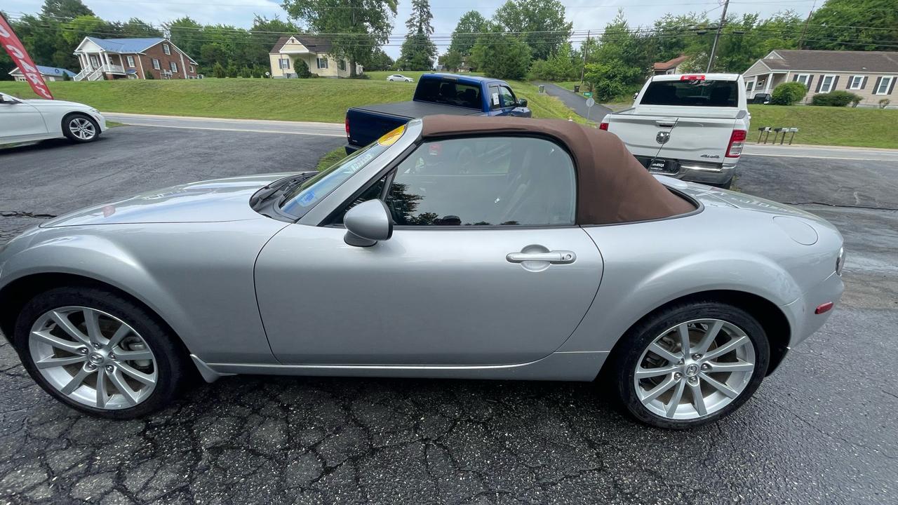 Mazda MX-5 Miata Grand Touring 2006